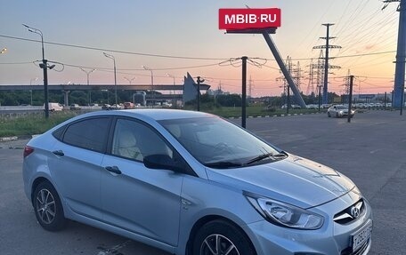 Hyundai Solaris II рестайлинг, 2013 год, 740 000 рублей, 4 фотография