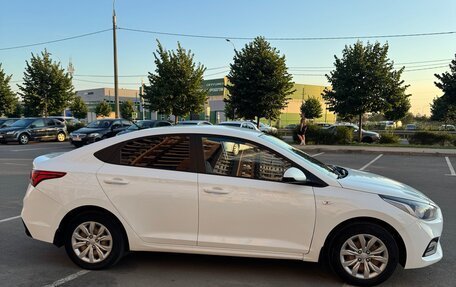 Hyundai Solaris II рестайлинг, 2018 год, 1 035 000 рублей, 4 фотография