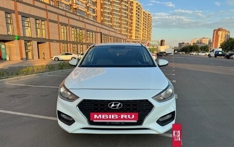 Hyundai Solaris II рестайлинг, 2018 год, 1 035 000 рублей, 2 фотография