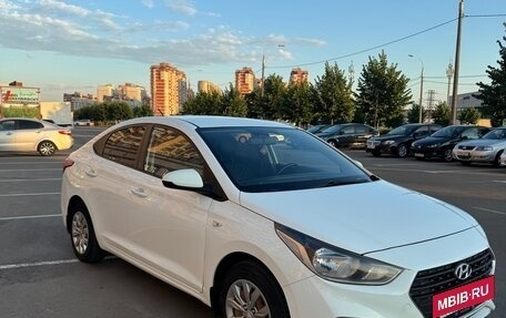 Hyundai Solaris II рестайлинг, 2018 год, 1 035 000 рублей, 3 фотография