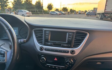 Hyundai Solaris II рестайлинг, 2018 год, 1 035 000 рублей, 18 фотография