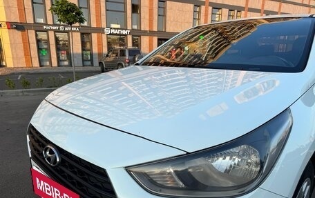 Hyundai Solaris II рестайлинг, 2018 год, 1 035 000 рублей, 15 фотография