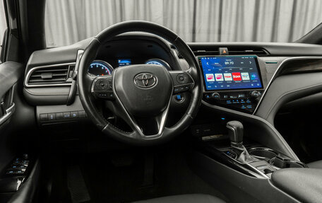 Toyota Camry, 2018 год, 2 650 000 рублей, 7 фотография
