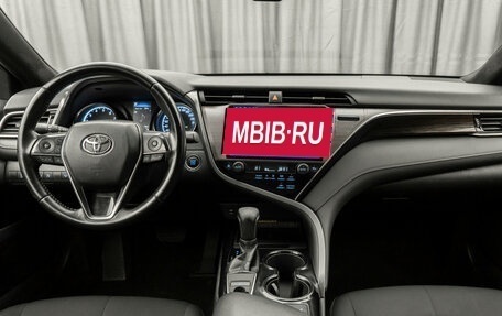 Toyota Camry, 2018 год, 2 650 000 рублей, 8 фотография