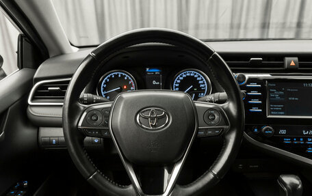 Toyota Camry, 2018 год, 2 250 000 рублей, 10 фотография