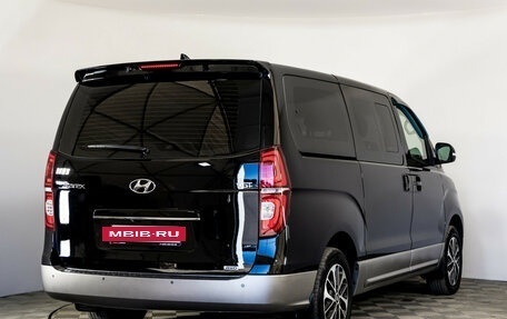 Hyundai Grand Starex Grand Starex I рестайлинг 2, 2020 год, 3 790 000 рублей, 6 фотография