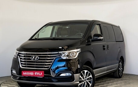 Hyundai Grand Starex Grand Starex I рестайлинг 2, 2020 год, 3 790 000 рублей, 2 фотография