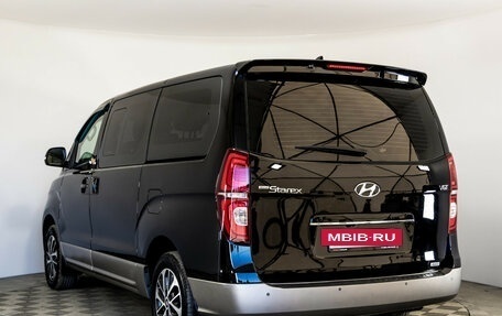 Hyundai Grand Starex Grand Starex I рестайлинг 2, 2020 год, 3 790 000 рублей, 8 фотография
