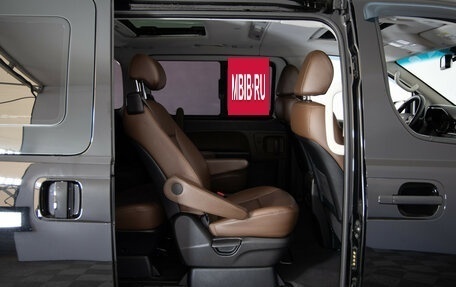 Hyundai Grand Starex Grand Starex I рестайлинг 2, 2020 год, 3 790 000 рублей, 13 фотография