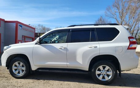 Toyota Land Cruiser Prado 150 рестайлинг 2, 2015 год, 3 300 000 рублей, 5 фотография