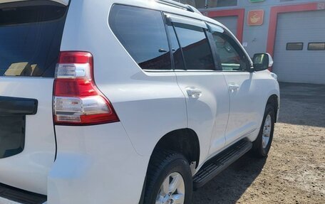 Toyota Land Cruiser Prado 150 рестайлинг 2, 2015 год, 3 300 000 рублей, 6 фотография