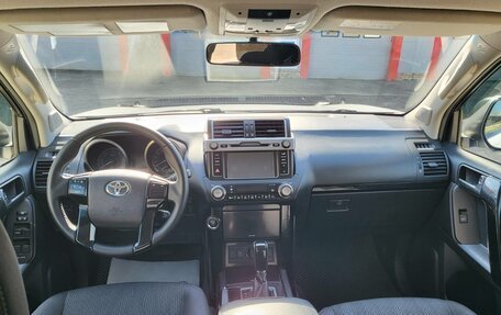 Toyota Land Cruiser Prado 150 рестайлинг 2, 2015 год, 3 300 000 рублей, 9 фотография