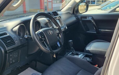 Toyota Land Cruiser Prado 150 рестайлинг 2, 2015 год, 3 300 000 рублей, 10 фотография