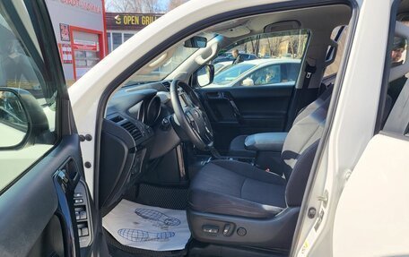 Toyota Land Cruiser Prado 150 рестайлинг 2, 2015 год, 3 300 000 рублей, 11 фотография