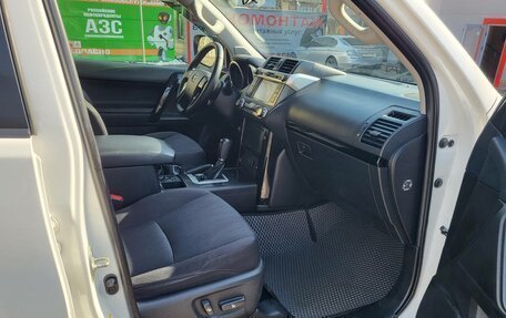 Toyota Land Cruiser Prado 150 рестайлинг 2, 2015 год, 3 300 000 рублей, 12 фотография