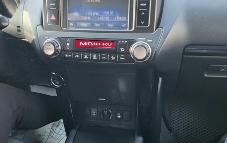 Toyota Land Cruiser Prado 150 рестайлинг 2, 2015 год, 3 300 000 рублей, 13 фотография