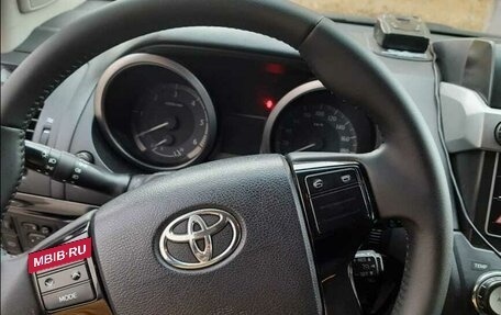 Toyota Land Cruiser Prado 150 рестайлинг 2, 2015 год, 3 300 000 рублей, 15 фотография