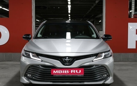 Toyota Camry, 2019 год, 2 399 000 рублей, 3 фотография