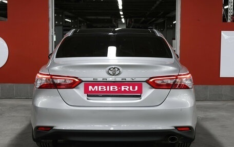 Toyota Camry, 2019 год, 2 399 000 рублей, 7 фотография