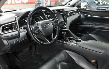Toyota Camry, 2019 год, 2 399 000 рублей, 17 фотография