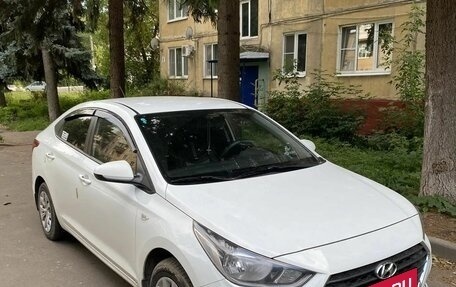 Hyundai Solaris II рестайлинг, 2018 год, 1 100 000 рублей, 3 фотография