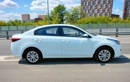 KIA Rio IV, 2018 год, 1 200 000 рублей, 3 фотография