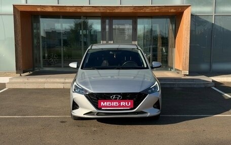 Hyundai Solaris II рестайлинг, 2021 год, 1 640 000 рублей, 2 фотография