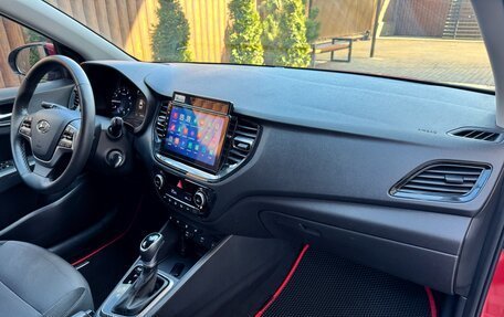 Hyundai Solaris II рестайлинг, 2021 год, 2 000 000 рублей, 26 фотография