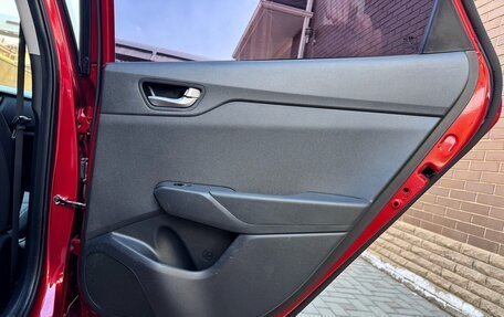Hyundai Solaris II рестайлинг, 2021 год, 2 000 000 рублей, 33 фотография