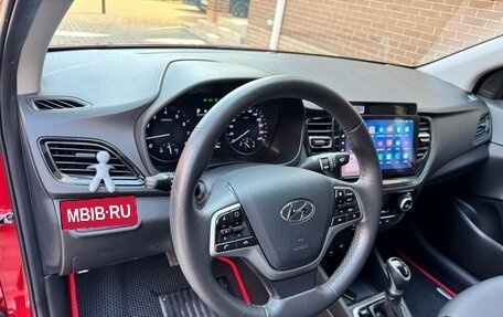 Hyundai Solaris II рестайлинг, 2021 год, 2 000 000 рублей, 27 фотография