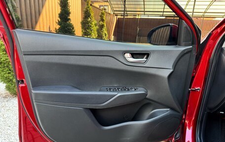 Hyundai Solaris II рестайлинг, 2021 год, 2 000 000 рублей, 37 фотография
