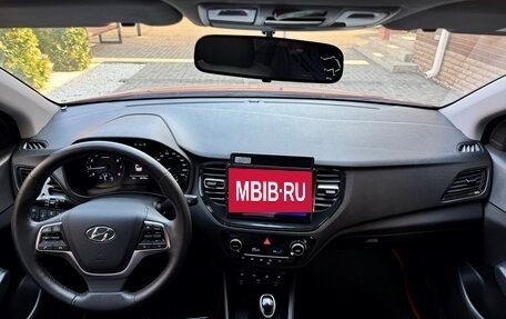 Hyundai Solaris II рестайлинг, 2021 год, 2 000 000 рублей, 39 фотография