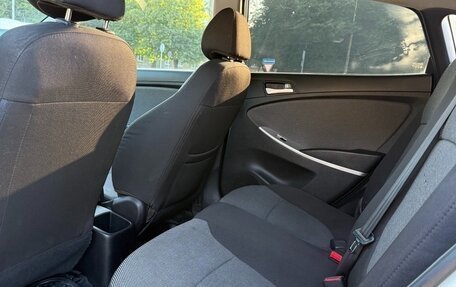 Hyundai Solaris II рестайлинг, 2011 год, 650 000 рублей, 10 фотография