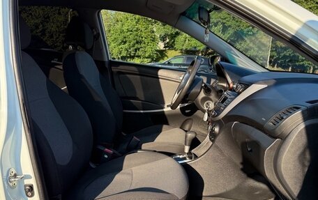 Hyundai Solaris II рестайлинг, 2011 год, 650 000 рублей, 9 фотография