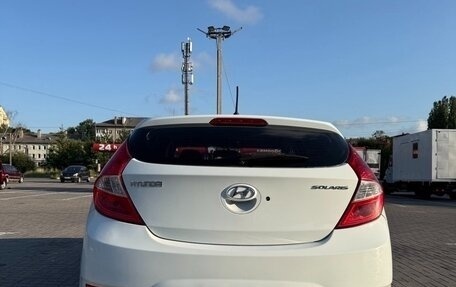 Hyundai Solaris II рестайлинг, 2011 год, 650 000 рублей, 4 фотография