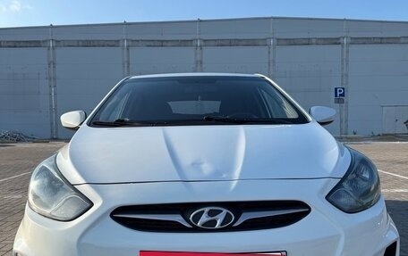 Hyundai Solaris II рестайлинг, 2011 год, 650 000 рублей, 2 фотография