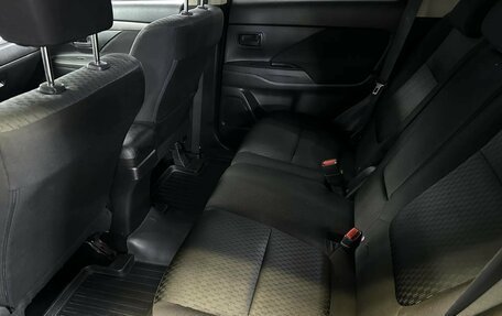 Mitsubishi Outlander III рестайлинг 3, 2014 год, 1 381 230 рублей, 14 фотография