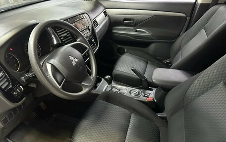 Mitsubishi Outlander III рестайлинг 3, 2014 год, 1 381 230 рублей, 9 фотография