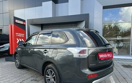 Mitsubishi Outlander III рестайлинг 3, 2014 год, 1 381 230 рублей, 17 фотография
