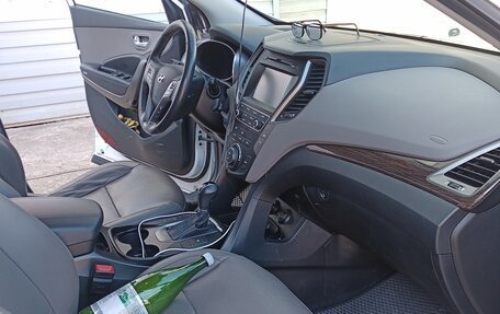 Hyundai Santa Fe III рестайлинг, 2016 год, 1 800 000 рублей, 3 фотография