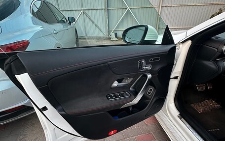 Mercedes-Benz CLA, 2019 год, 3 000 000 рублей, 15 фотография