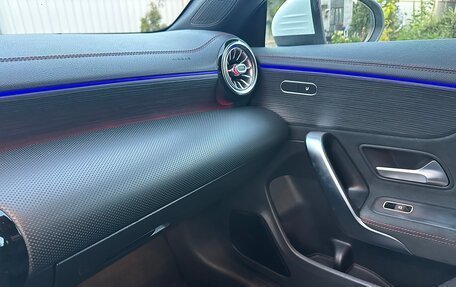 Mercedes-Benz CLA, 2019 год, 3 000 000 рублей, 18 фотография