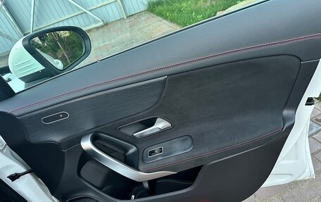 Mercedes-Benz CLA, 2019 год, 3 000 000 рублей, 29 фотография