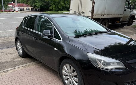 Opel Astra J, 2010 год, 550 000 рублей, 2 фотография