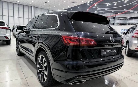Volkswagen Touareg III, 2019 год, 4 650 000 рублей, 7 фотография