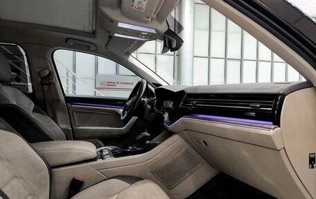Volkswagen Touareg III, 2019 год, 4 650 000 рублей, 12 фотография
