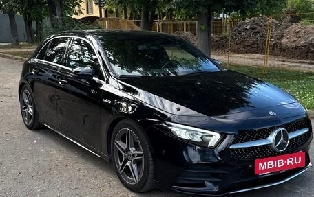 Mercedes-Benz A-Класс, 2018 год, 2 350 000 рублей, 2 фотография