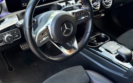 Mercedes-Benz A-Класс, 2018 год, 2 350 000 рублей, 13 фотография