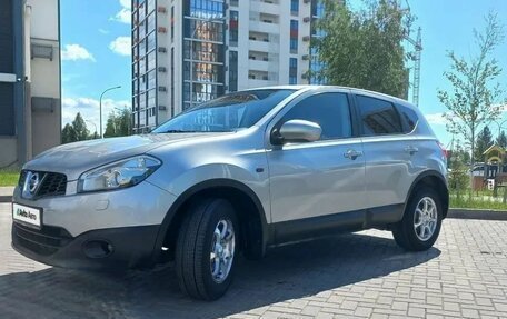 Nissan Qashqai, 2011 год, 990 000 рублей, 2 фотография