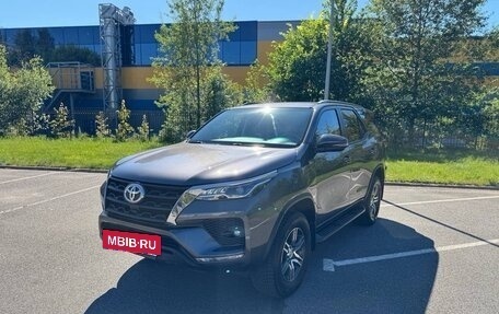 Toyota Fortuner II, 2021 год, 4 250 000 рублей, 2 фотография
